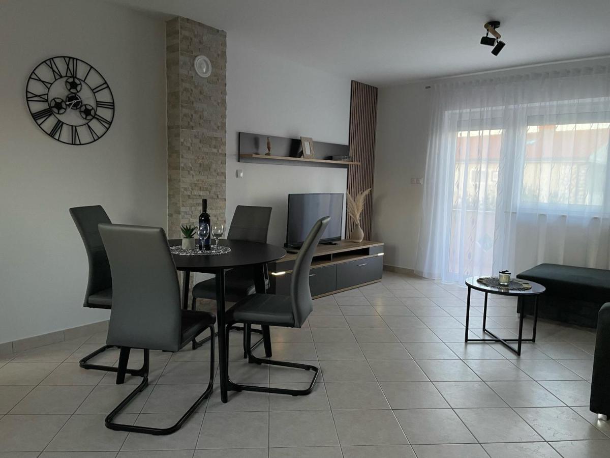 Apartments Elvira 克尔克 外观 照片